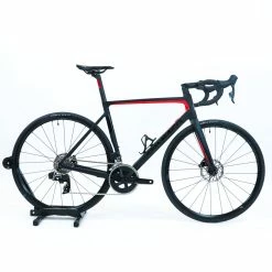 Colnago V3 Disc - 52s - SRAM Rival AXS - Black/Red